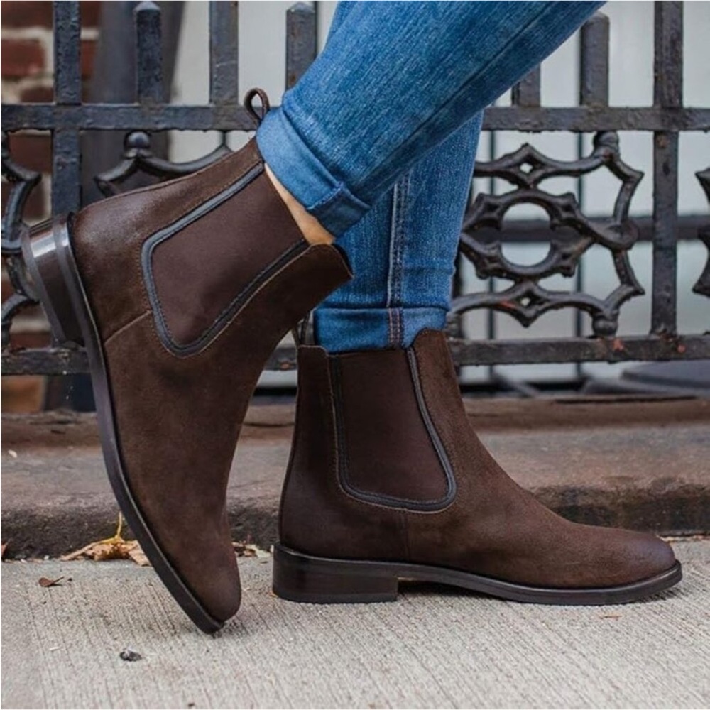 THURSDAY chelsea boot like new 7.5US suede chocolate brown duchess small heel